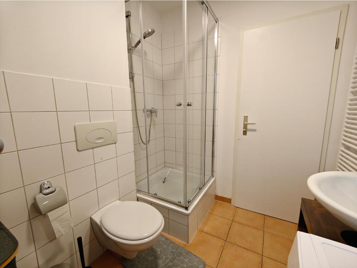 Appartamento 2br Apartment, Parking, Wi-fi, Tv In Karow
